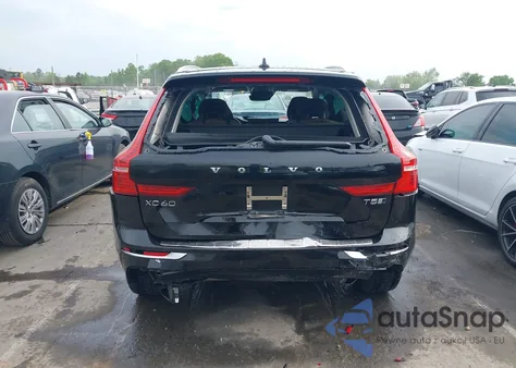 2018 Volvo Xc60 T5 Inscription z USA, uszkodzony, nr VIN YV4102RL2J1040828